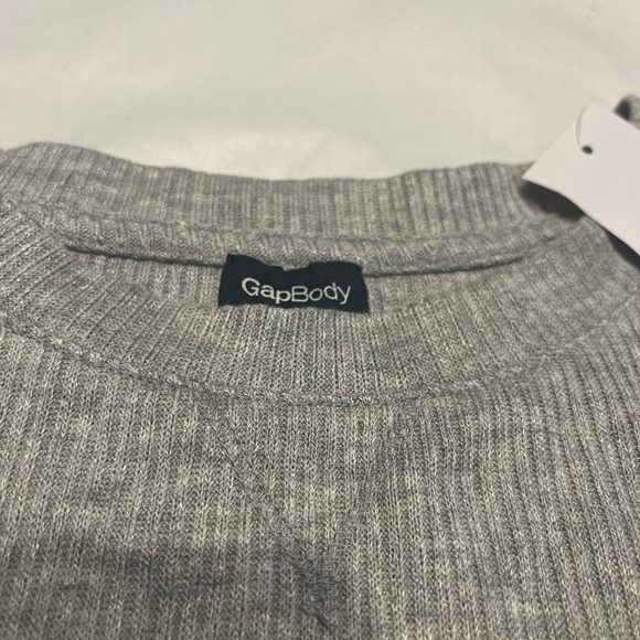 Two-Piece Grey Gap long sleeve top and pants set - Picture 3 of 4